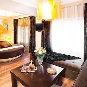 Plaza Hotel, Philian And Отель